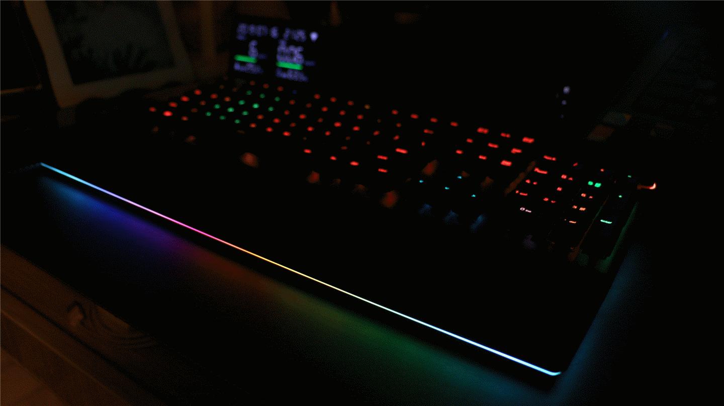 雷蛇猎魂光蛛粉晶键盘测评,雷蛇键盘猎魂光蛛v2线性轴评测