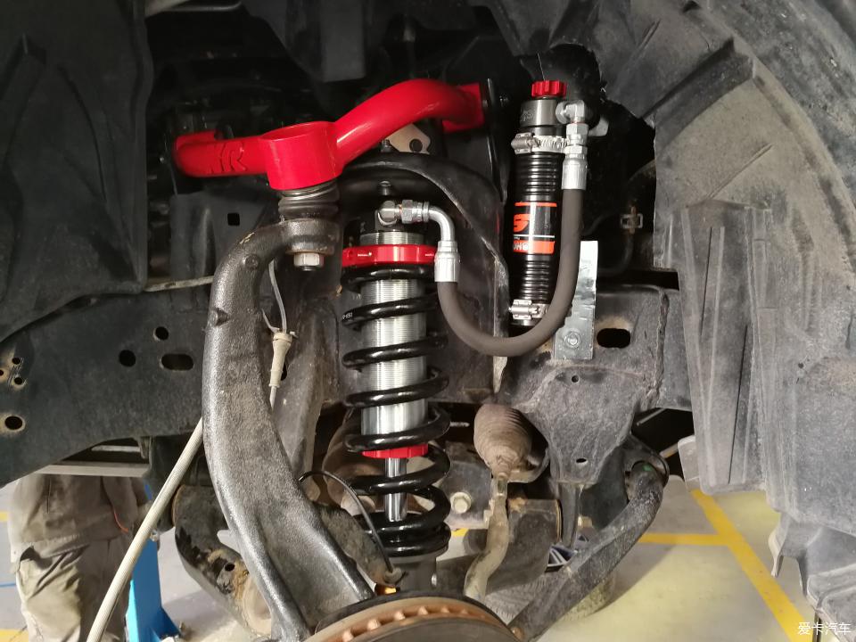 途达2021款2.5t柴油版越野视频,2021款途达四驱七座越野视频