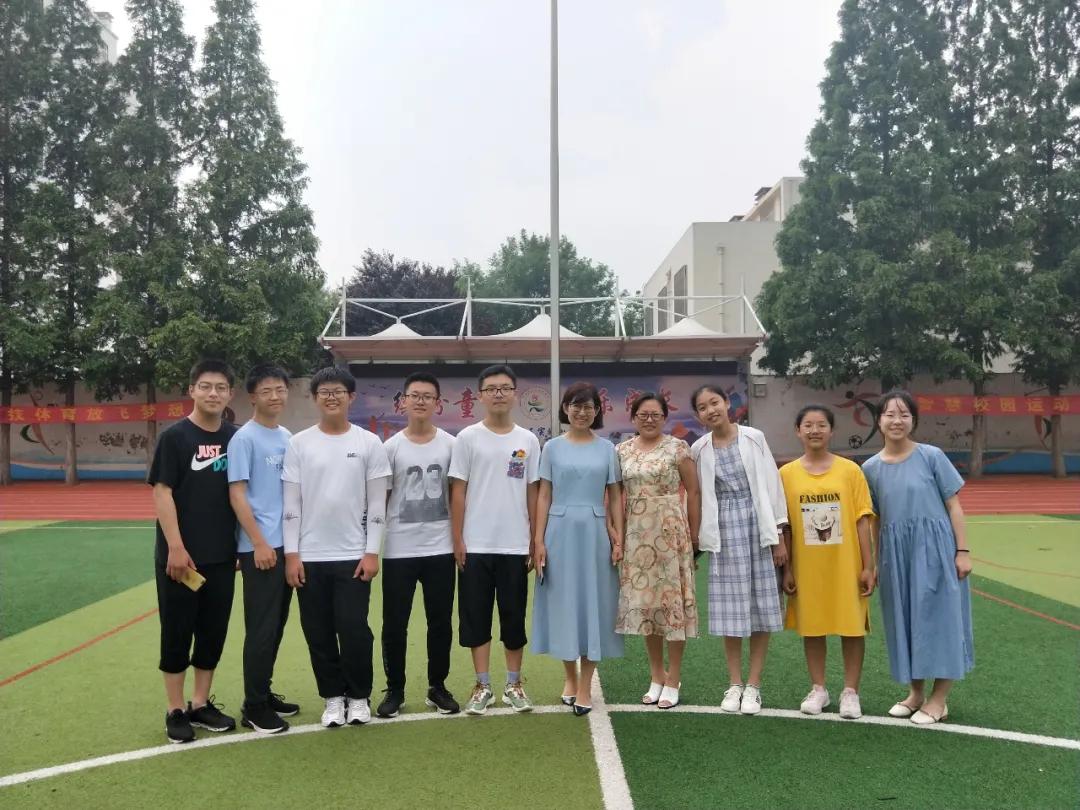 以爱育人温暖童心,以爱育人暖童心