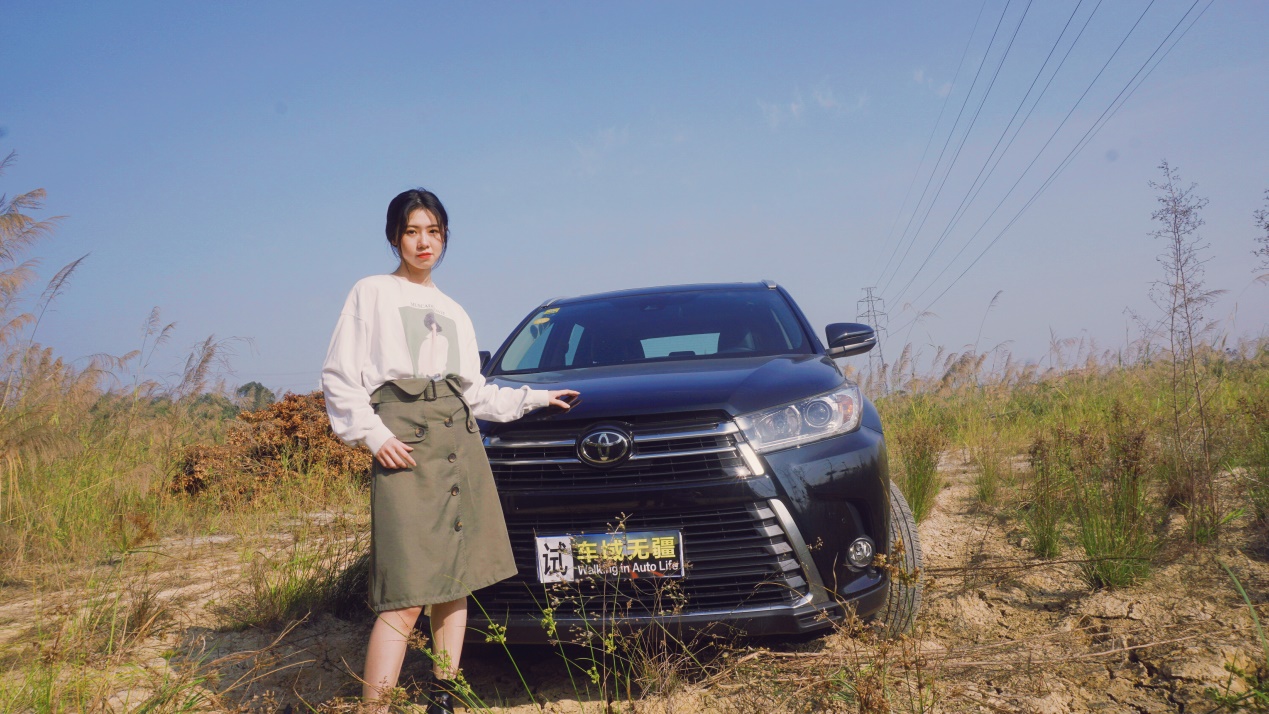 小姐姐试驾汉兰达,试驾丰田小型车