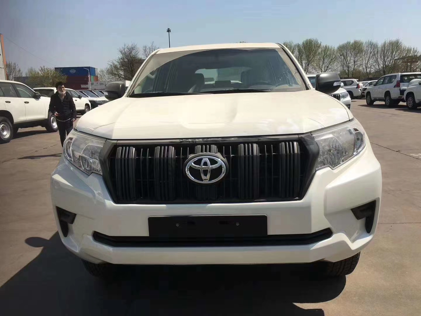 丰田霸道四驱豪华版落地价,丰田霸道七座全部车型价格