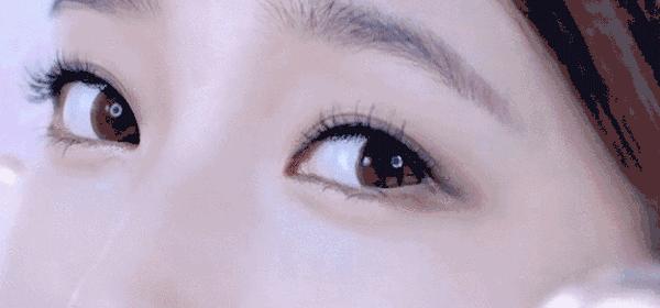 36岁的张钧甯“冻龄”人设不保?眼纹遮不住,周迅也有这个问题?