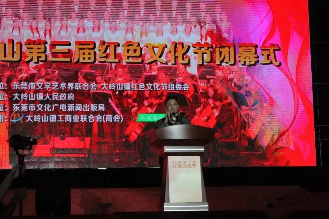 在辞旧迎新的时刻回顾过去,在过去的一年我们都经历了什么