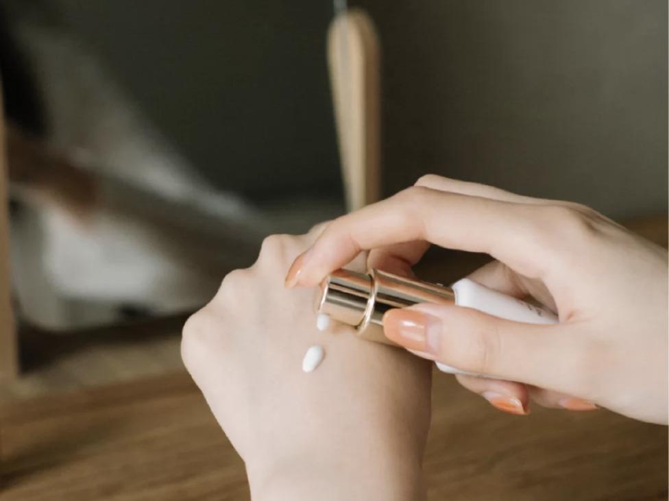 香蒲丽防晒霜防晒黑,美康粉黛防晒霜防晒黑