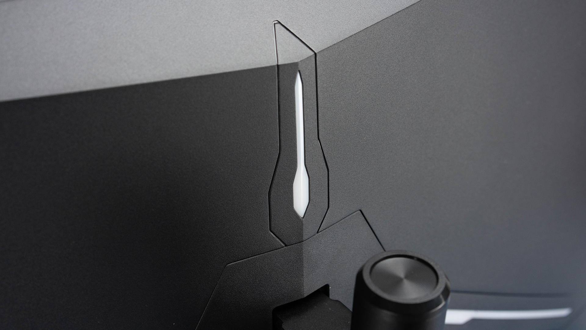 这套花费超过2W的桌面看起来是如此朴素