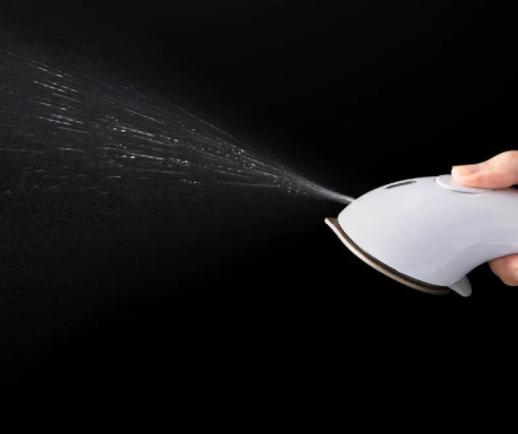 电熨斗去除衣服褶皱,衣服怎么熨小褶皱好用