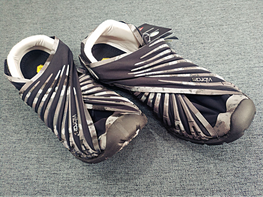 奇怪而又舒适：VibramFuroshiki包裹鞋体验