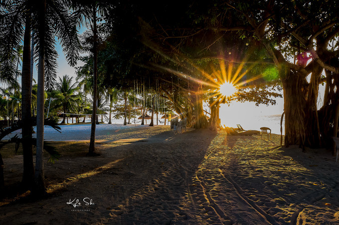 在海洋上与世隔绝的小岛,到大海里面就找一个小岛去生活