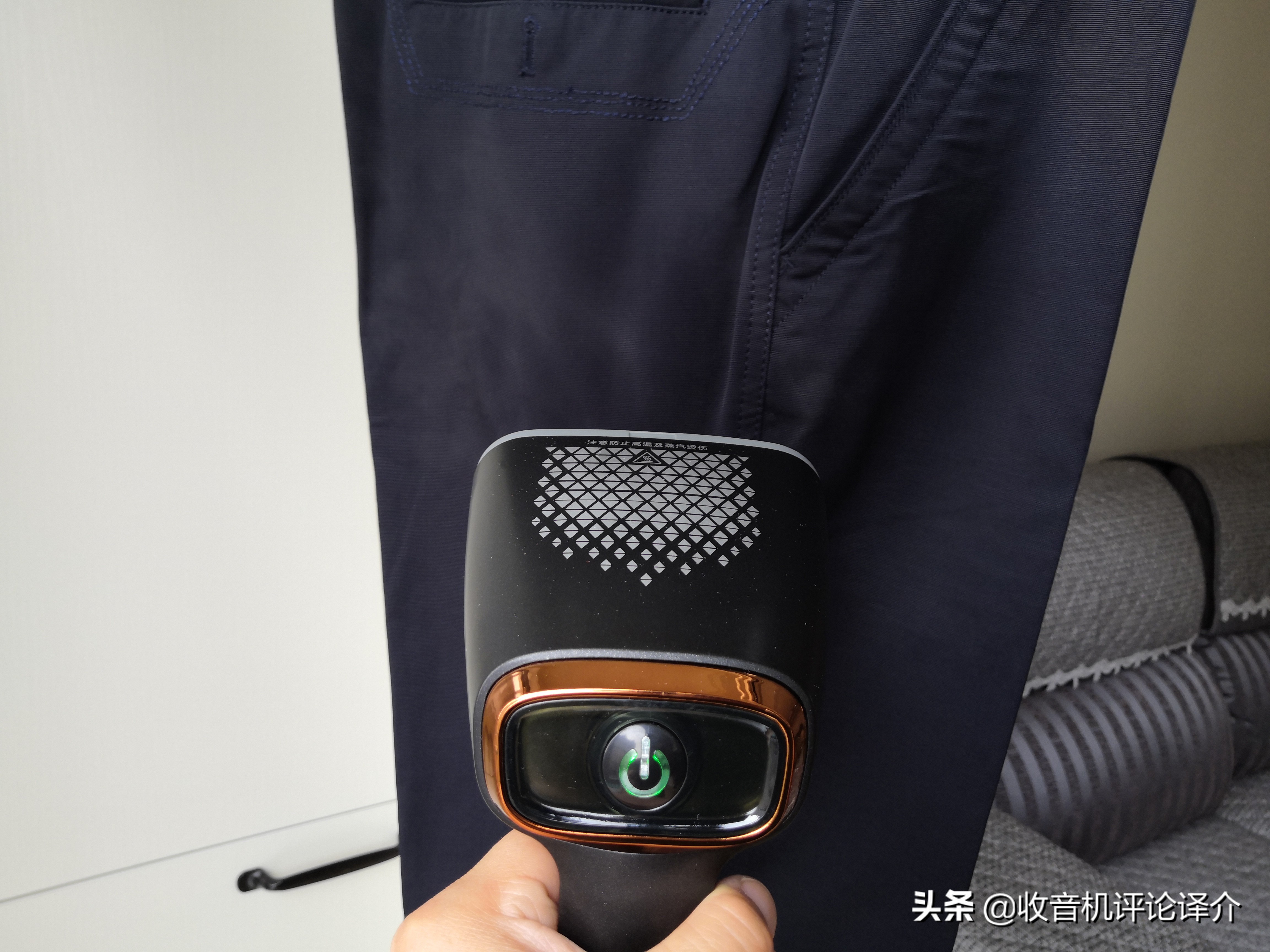 手持挂烫机再也不怕衣服皱巴巴了,挂烫机的正确使用方法衣服