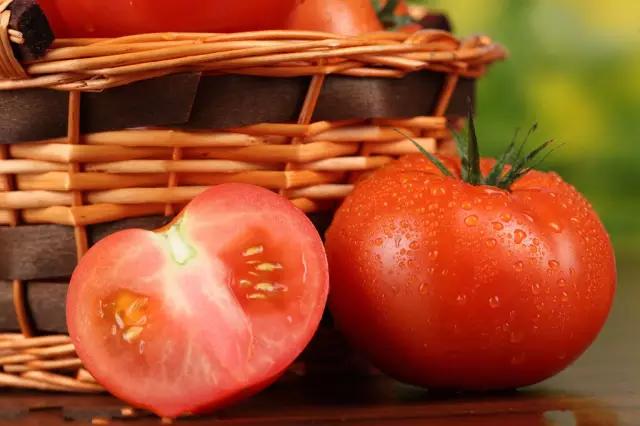 煲汤放了太多油怎么办,煲汤放咸了有什么补救的办法