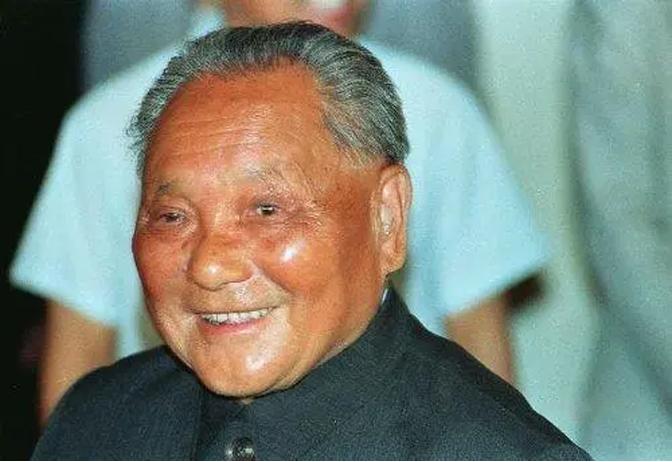 1981年*小平邓**会见金庸,世界上有几种社会主义?金庸:不能一概而论