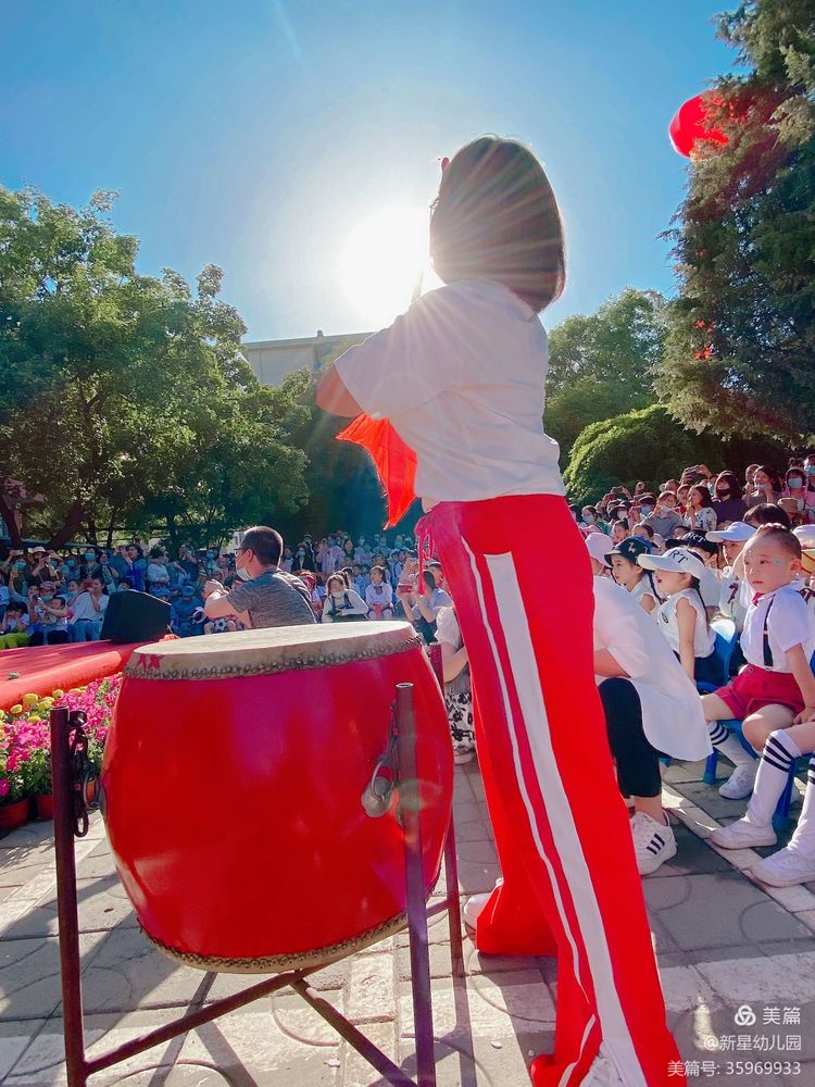 雏鹰展翅起飞,萌娃上飞机起航