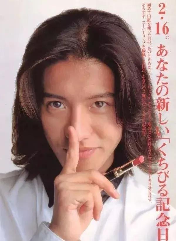 最近男明星代言护肤品,明星代言化妆品为什么不抹脸上