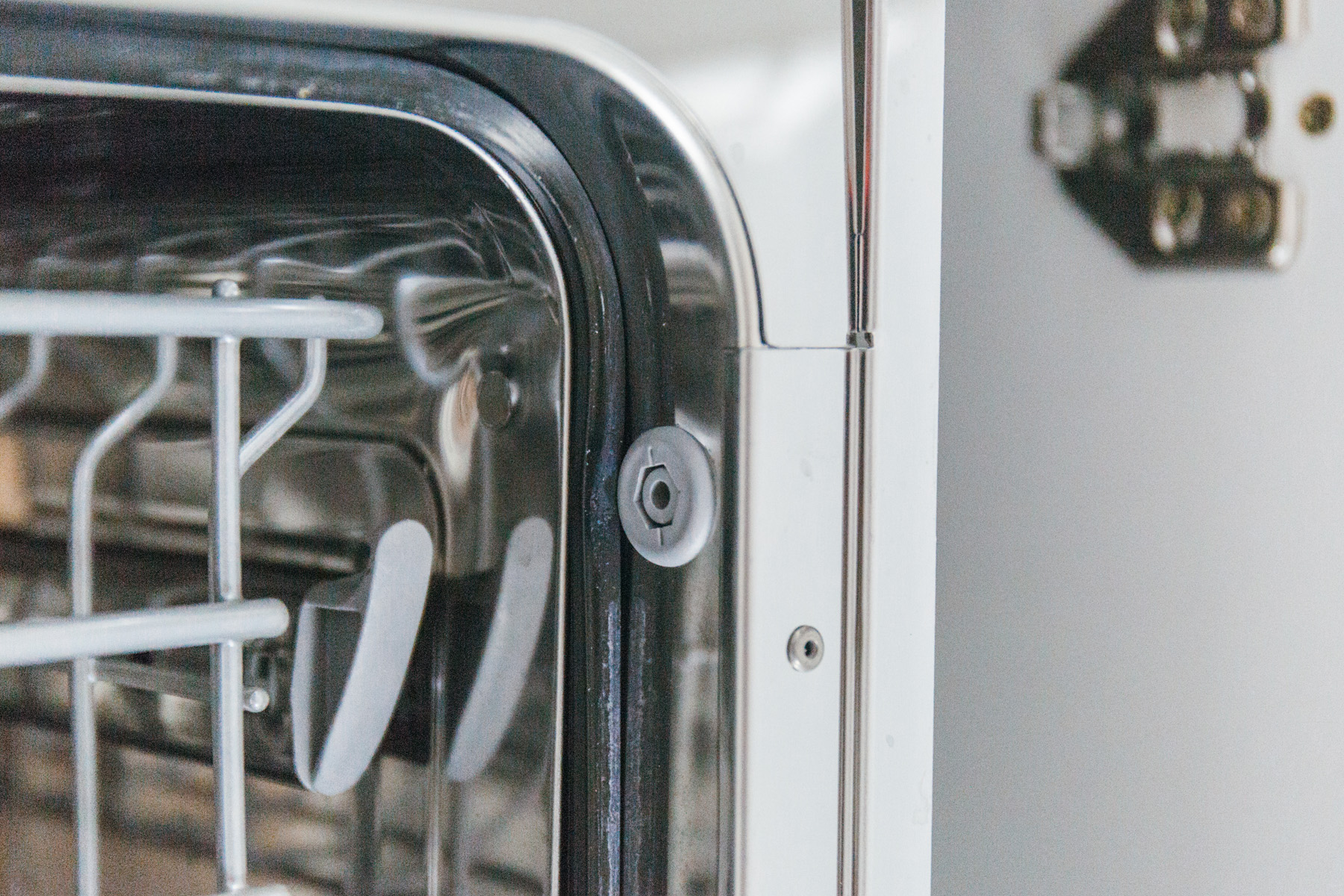 西门子嵌入式洗碗机怎么样拆装,嵌入式西门子洗碗机安装效果