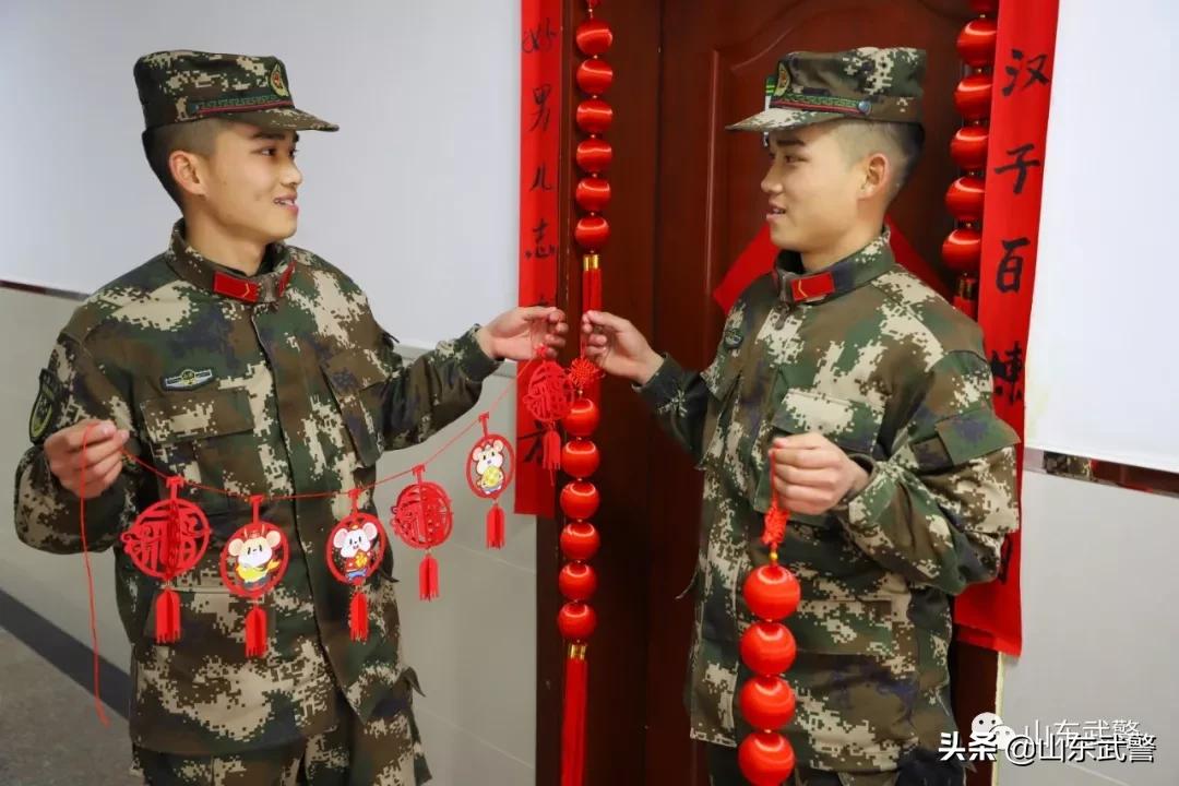 新春走军营雪域孤岛的别样春节,陆军武警00后双胞胎闯军营