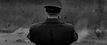 《冒牌上尉》：19岁少年逃兵的刽子手生涯，极权主义下的人性拷问