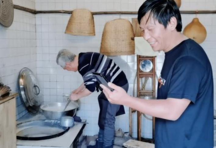 赵本山60岁大叔,63岁赵本山近照沧桑视频