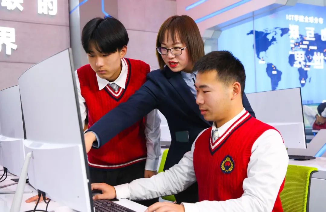 软件开发的一年赚多少钱,软件开发行业是怎么赚钱的