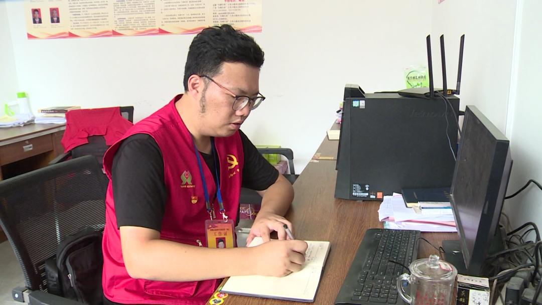 【阳朔人阳朔事】村里的“大个子”书记,乡亲们的好“亲戚”