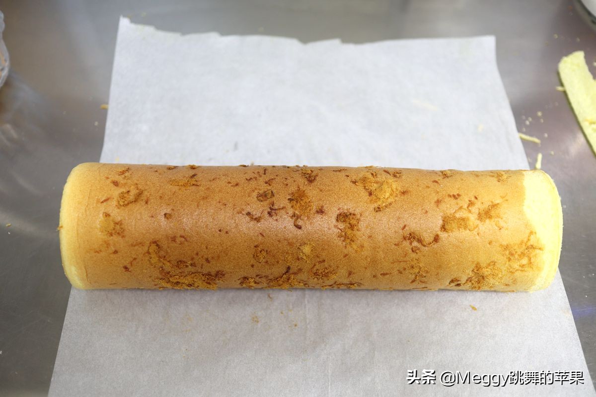 肉松蛋糕卷控出油,肉松蛋糕卷香甜咸香松软馋哭了