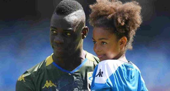 球员评价巴洛特利,巴洛特利回报养父母了吗