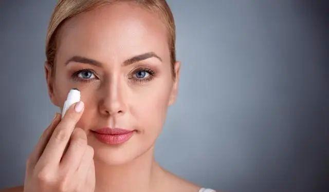 眼角内脂肪粒怎么去除最简单方法,名门泽佳怎么去眼角脂肪粒