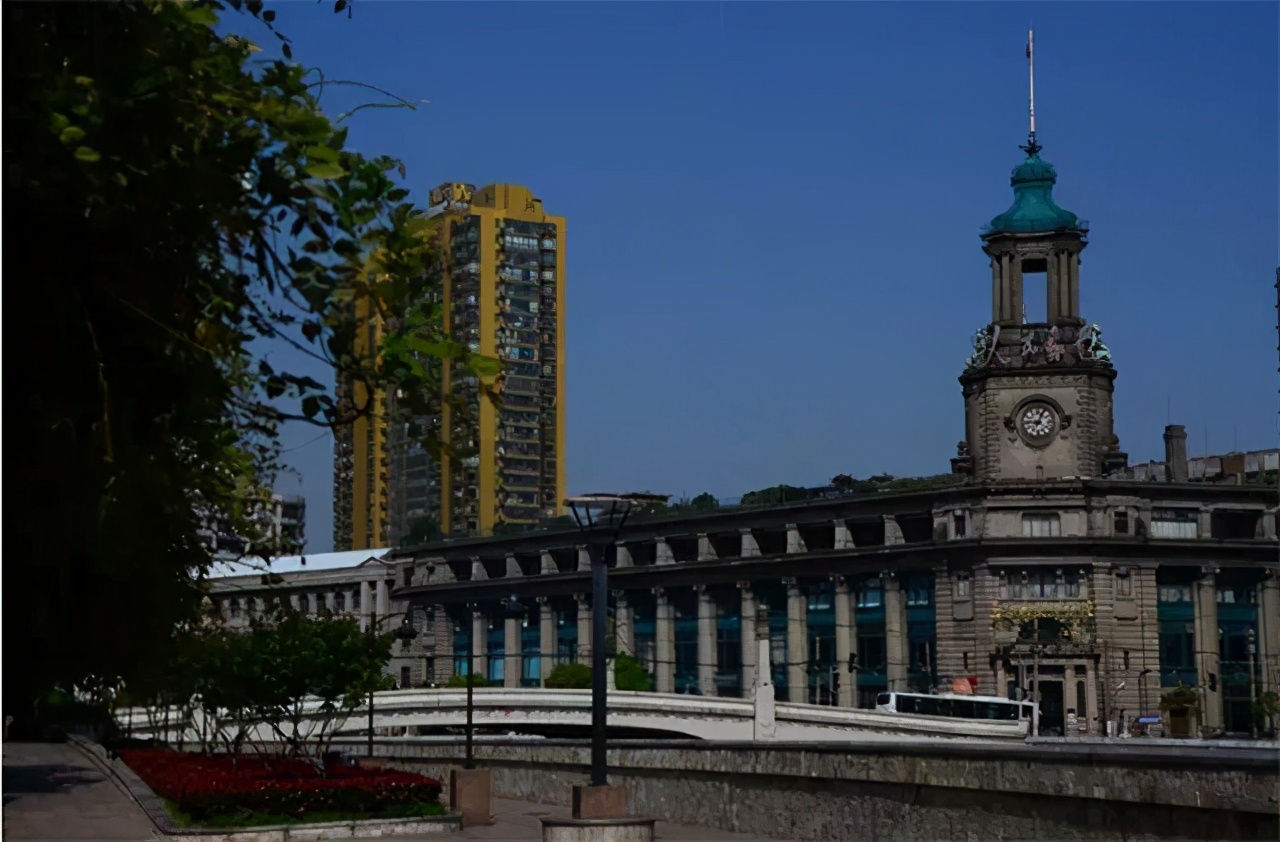 上海解放时是怎么恢复经济秩序的,上海邮政大楼怎么解放的