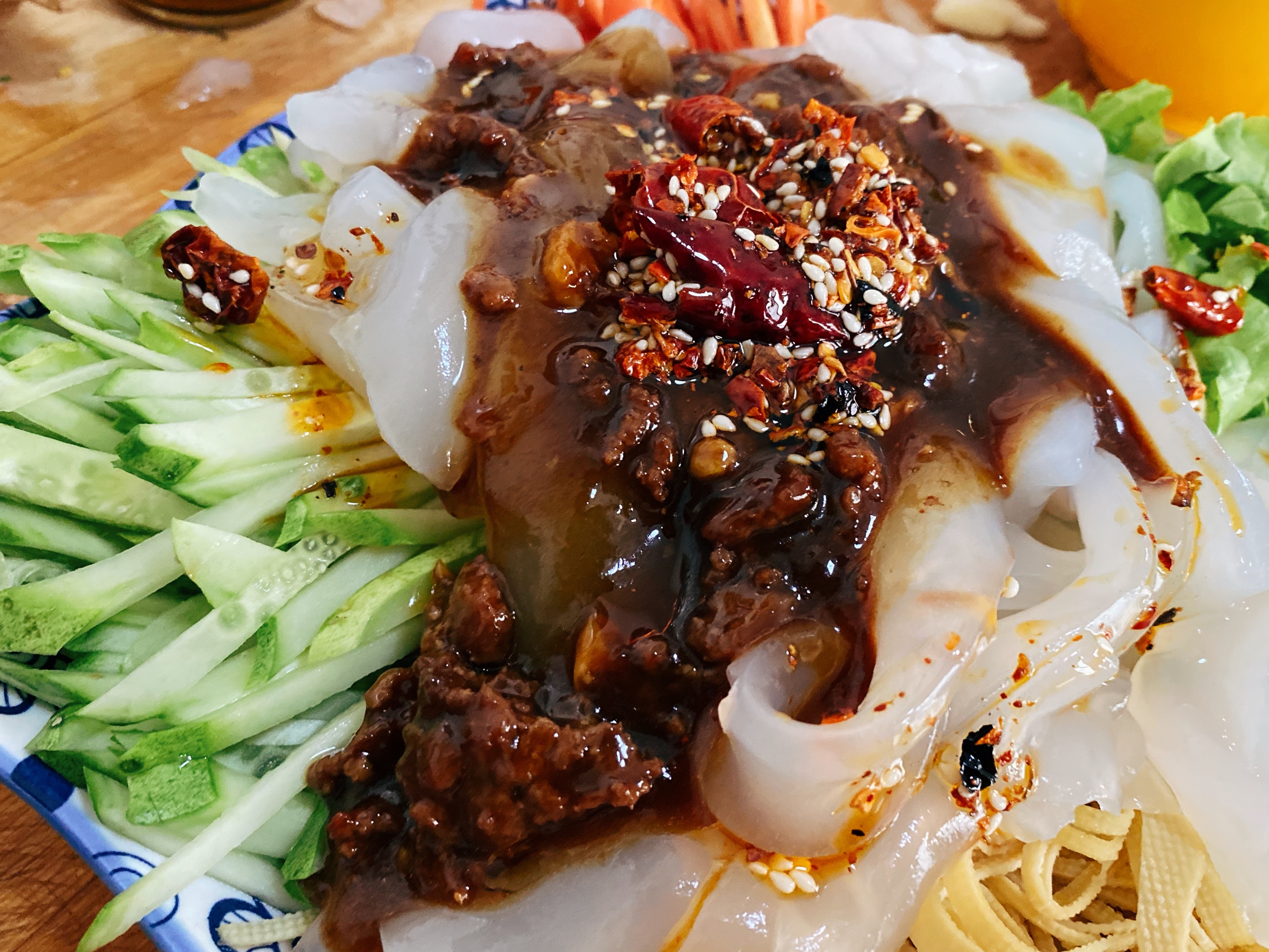 东北五彩大拉皮的做法,五彩大拉皮老东北美食