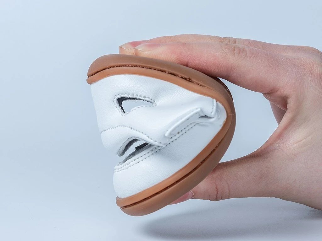 儿童玩水防滑凉鞋,夏天给宝宝选凉鞋