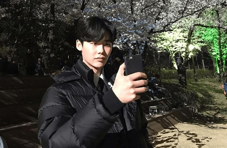 林允儿又一新作官宣，搭档韩国顶流金宣虎，真正的“爆款剧”预定