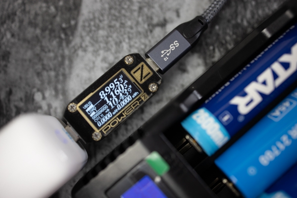 内阻测试、分容激活样样通，体验XTARVC8八槽位充电器