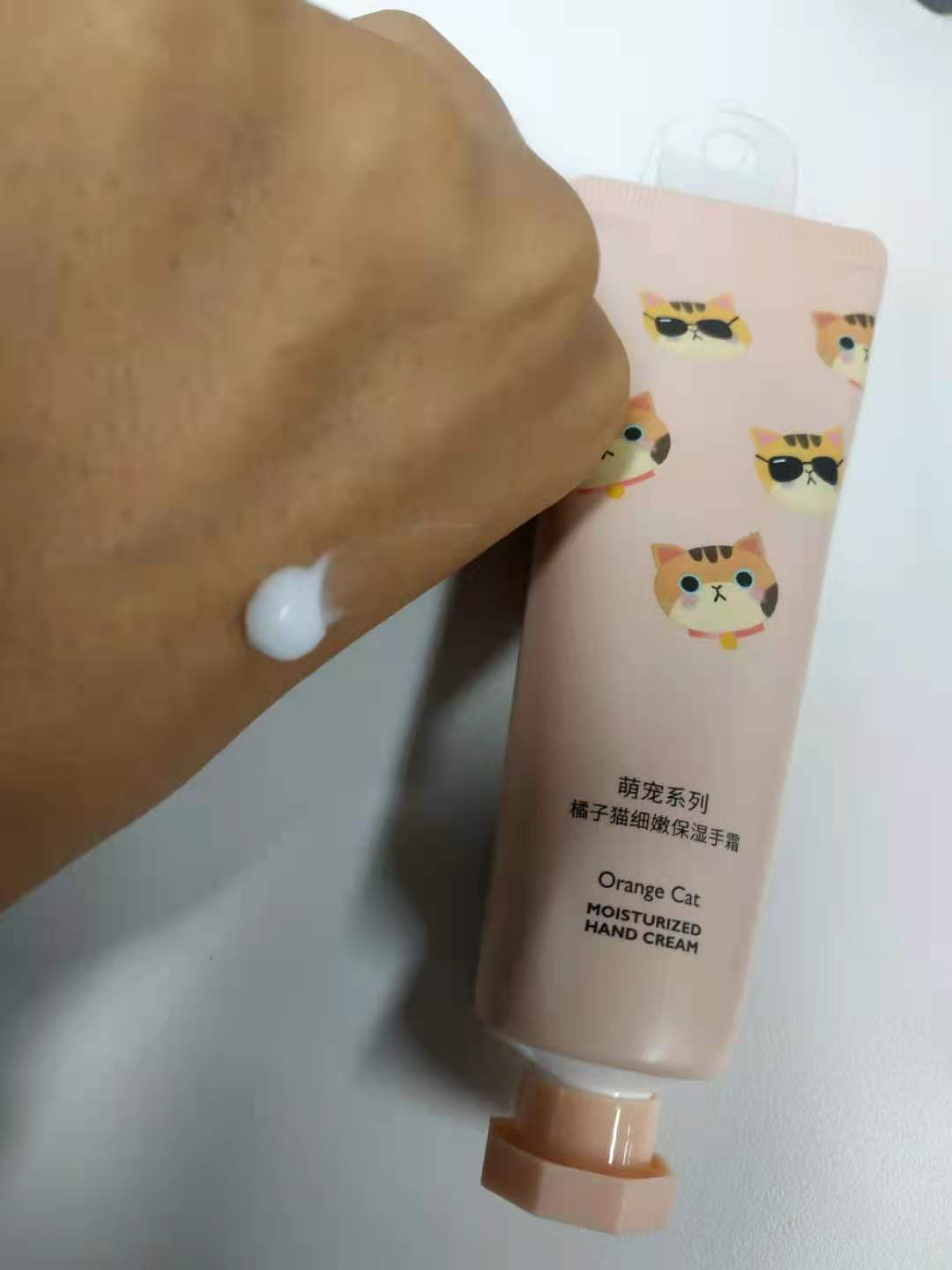 哪种护手霜便宜又美白效果好,推荐好看好用的护手霜明星同款的