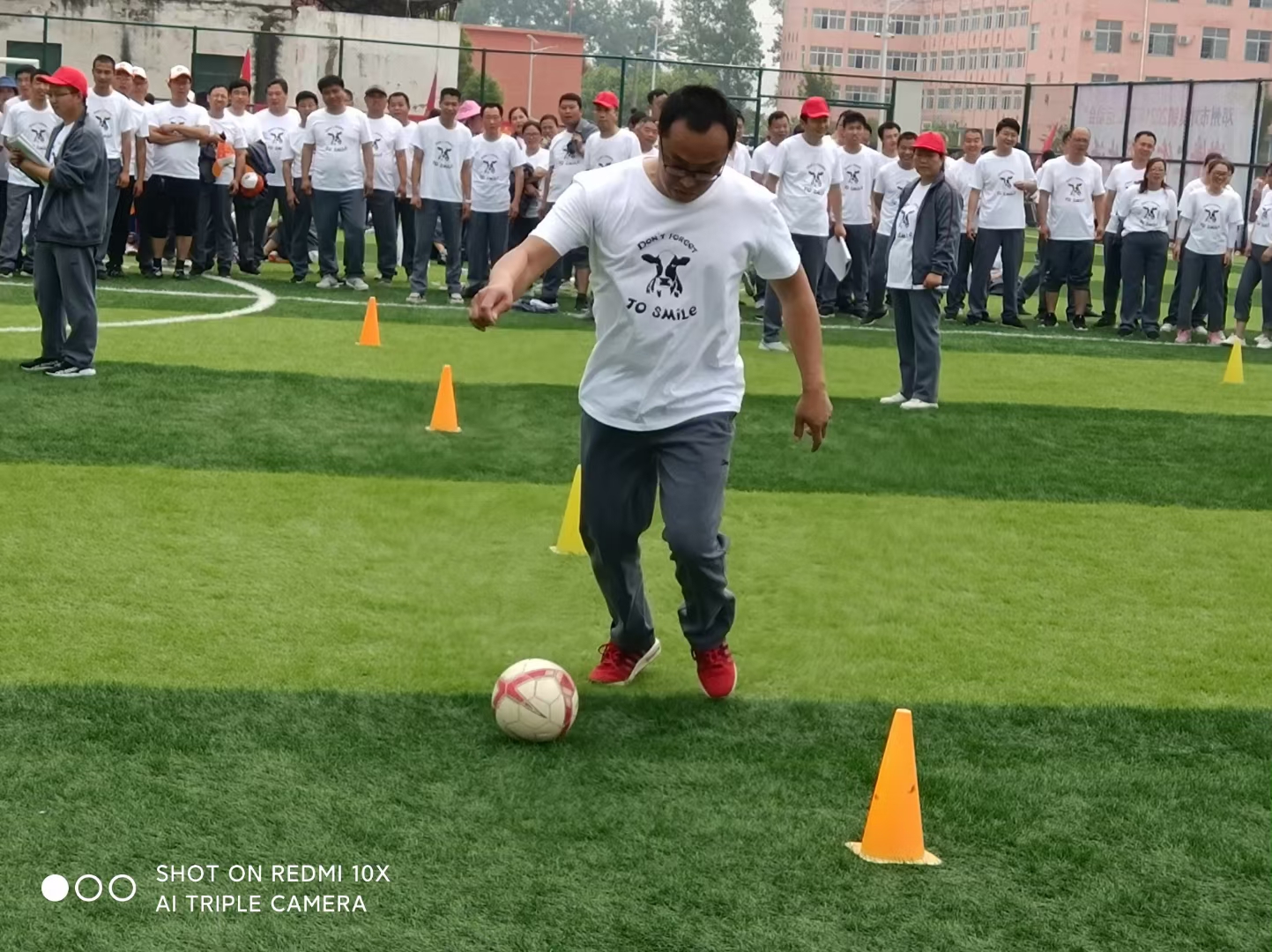 乡镇举行职工运动会,干部职工运动会激情开赛