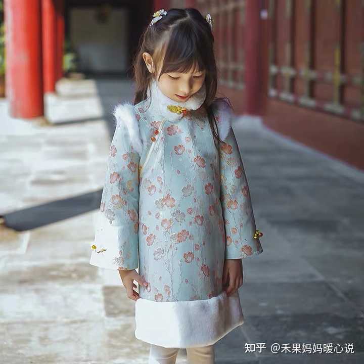 童装女童6-12岁拜年服洋气,2023年最流行的衣服童装