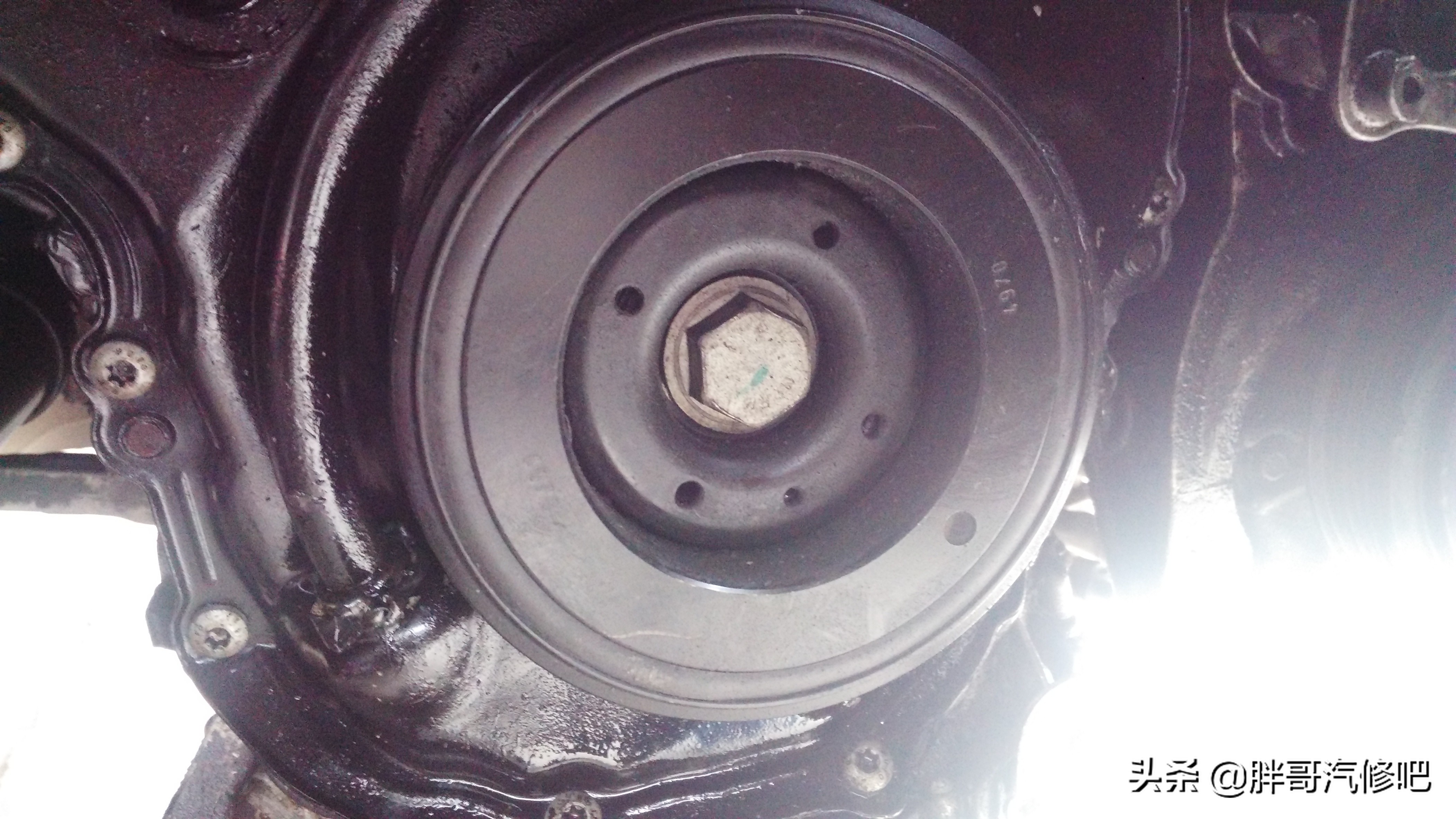 迈腾汽车漏油一般在哪个位置,迈腾漏油忽然不漏了