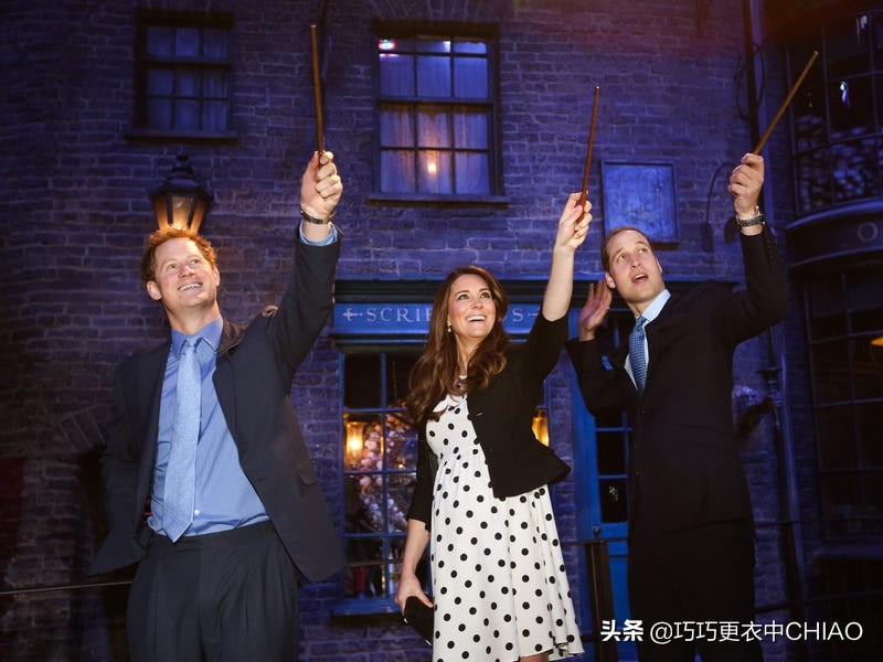 王室成员穿什么服装,王室成员穿衣风格特点