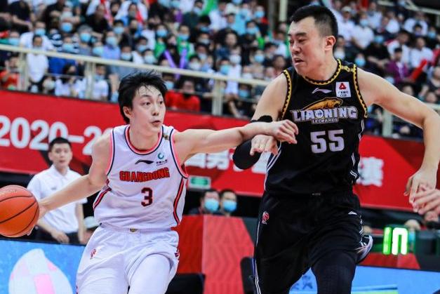 广东宏远续约朱芳雨曾繁日,曾繁日续约广东宏远