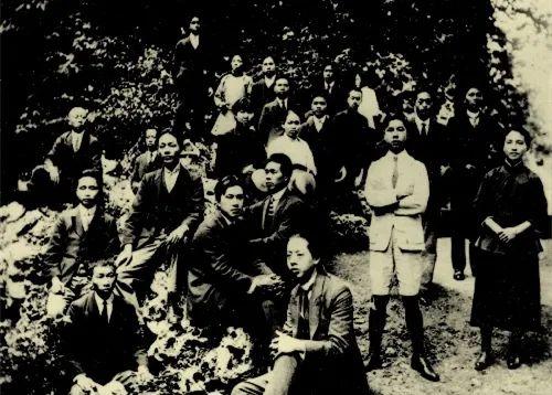 毕业季同学合影,14人一组毕业季照片