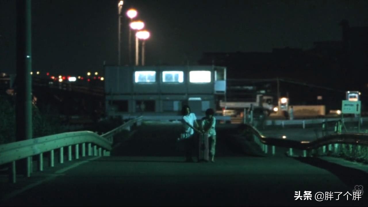 无人知晓：真实事件改编，母亲为和男友同居，抛下四个孩子离去