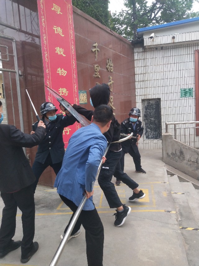 水汶镇中心小学防暴反恐演练,城关第二小学反恐防暴演练