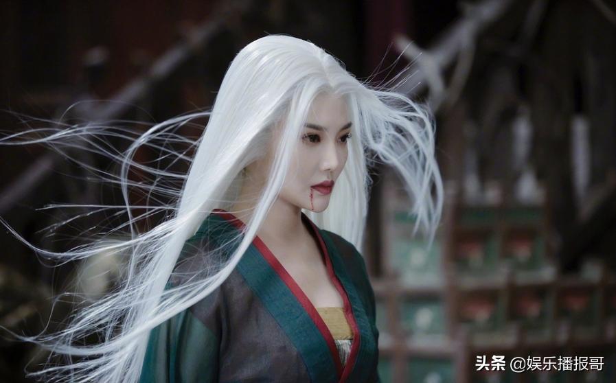 徐冬冬晒紫色泳装,徐冬冬微博晒萌照