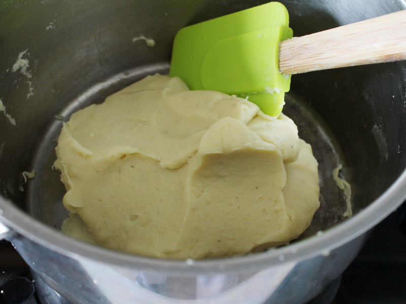 做绿豆糕是用开水还是用温水,煮绿豆糕放多少水