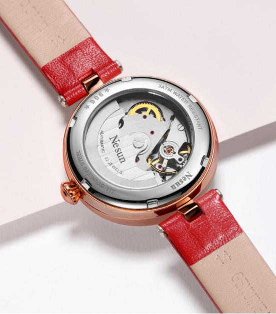 假表一眼就能看出来吗,假表和真表一般人能看出来吗