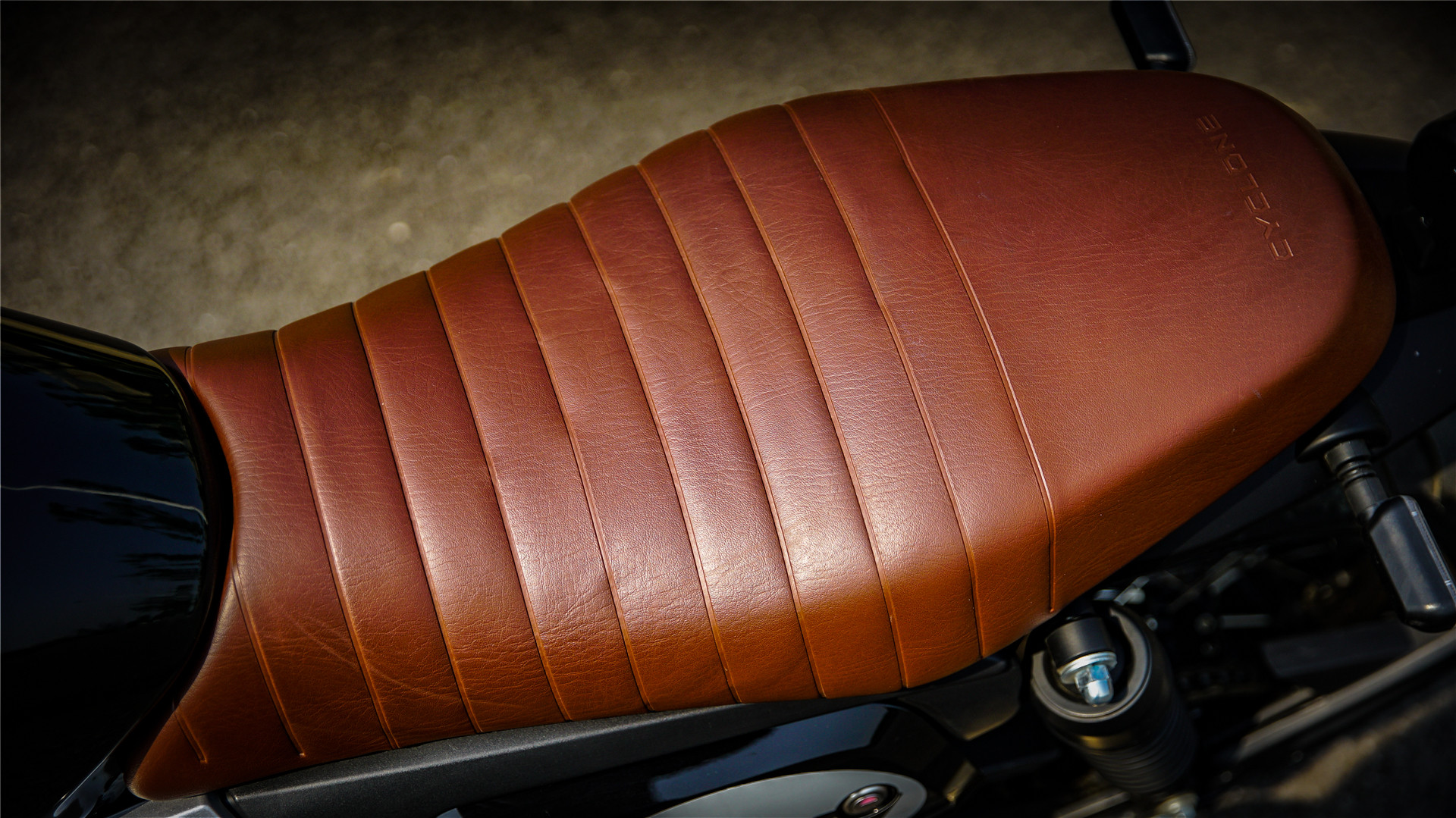 赛科龙RE3复古,适合新手的复古机车re3