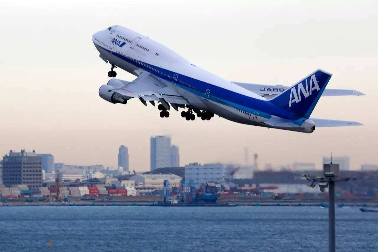 全日空航空61号班机劫机事件图片,民航劫机事件