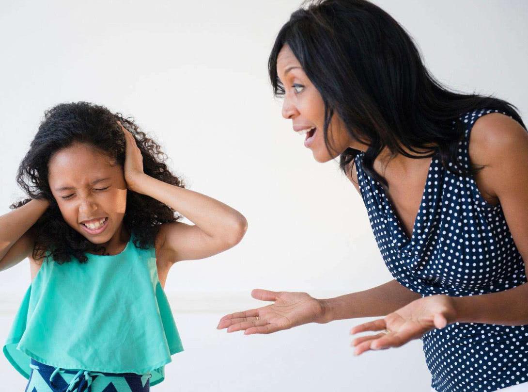 孩子装病厌学不愿意去学校玩游戏,孩子逃学去网吧