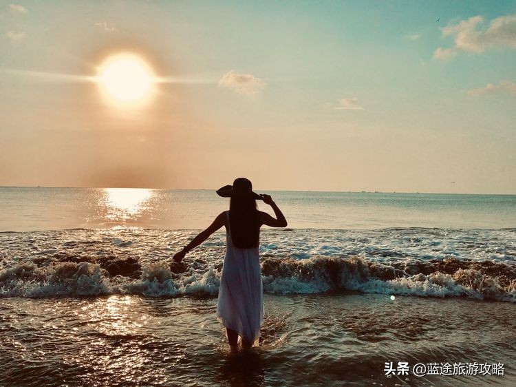 一个人去巴厘岛，应该玩什么？住哪里呢？