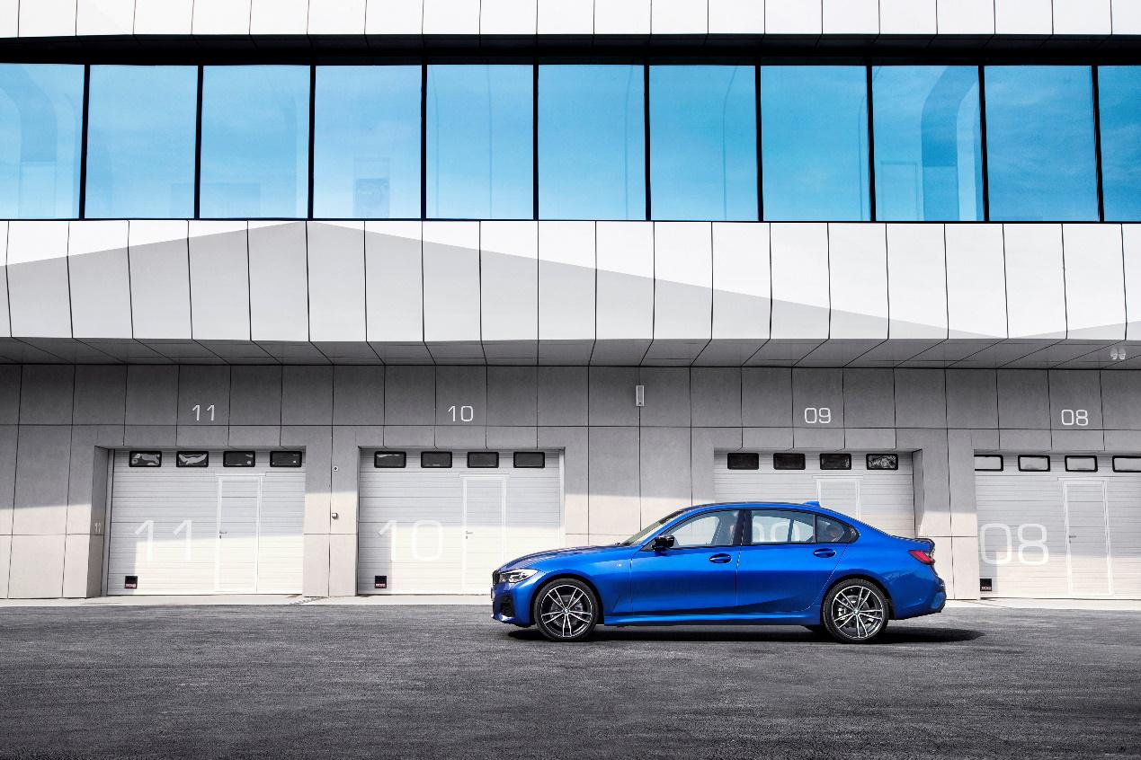 宝马3系老款和新款对比讲解,新宝马3系深度评测内饰