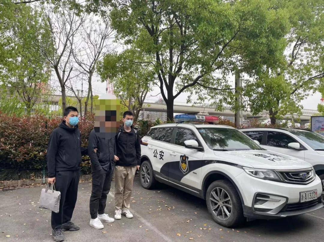 网络裸聊诈骗信息被盗该如何处理,网络裸聊敲诈案件最新