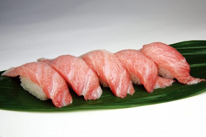 日本大阪黑门海鲜市场,大阪黑门小吃